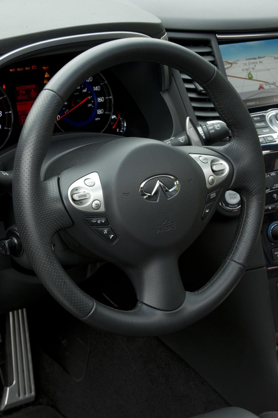  Infiniti FX35 2009 года  (фото 8 из 26)